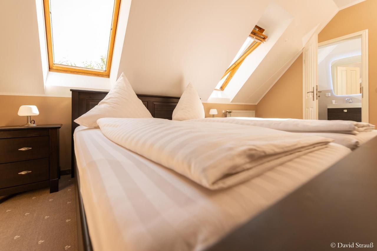 Hotel Wasserschloesschen เนาม์บวร์ก ภายนอก รูปภาพ