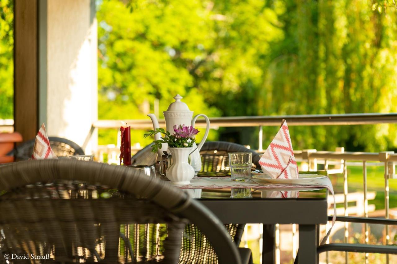 Hotel Wasserschloesschen เนาม์บวร์ก ภายนอก รูปภาพ
